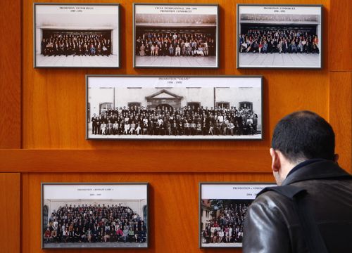 Dans le hall de l'Ena à Strasbourg, 21 janv 2009 (Vincent Kessler, Reuters)