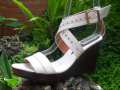 Open-toe sandals for women