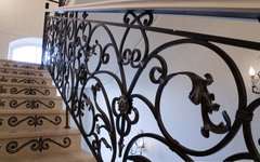 Каждому заказавшему кованые перила - кованая вешалка в подарок.